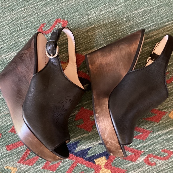 Coach Jade Wood Strap Wedge - Picture 9 of 9